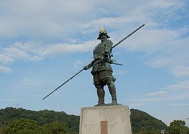 長宗我部元親初陣の像