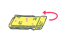 06 ゆかたのたたみ方　丈を二つ折りにして納めます。（納まらない時は折り山の方を 少し折る）